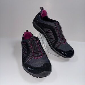 Skechers - Women's Athletic Shoes in Black and Pink